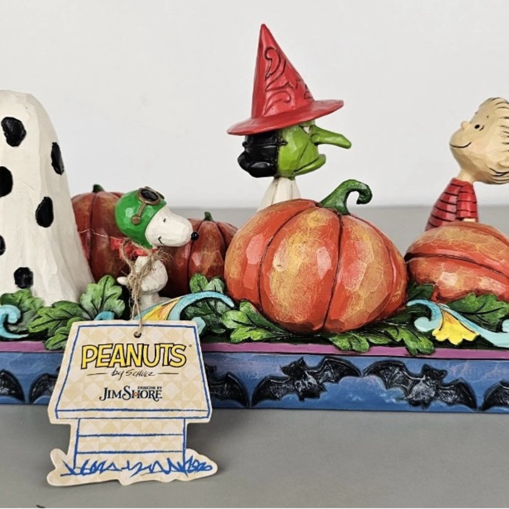 Jim Shore Peanuts Figurine Each year the great pumpkin rises 2017